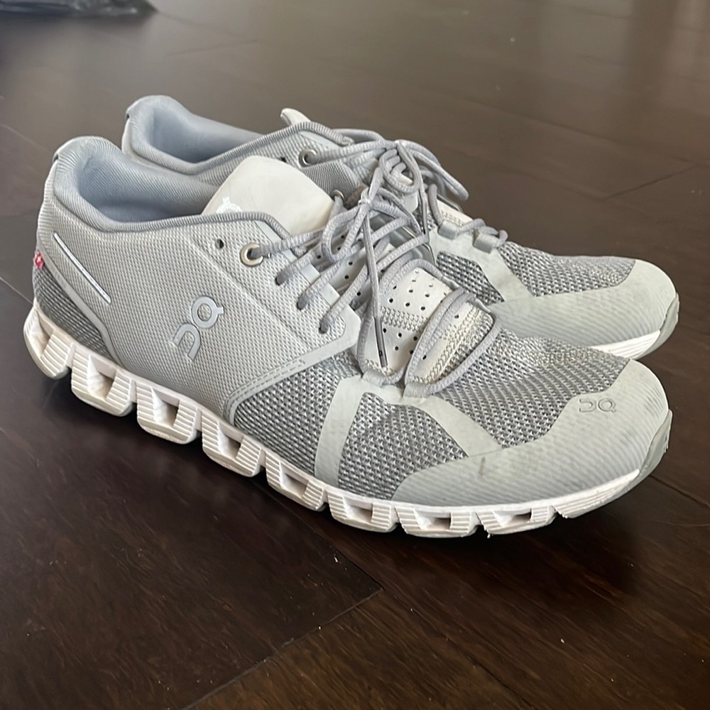 Men’s On Cloud Shoes - size 11